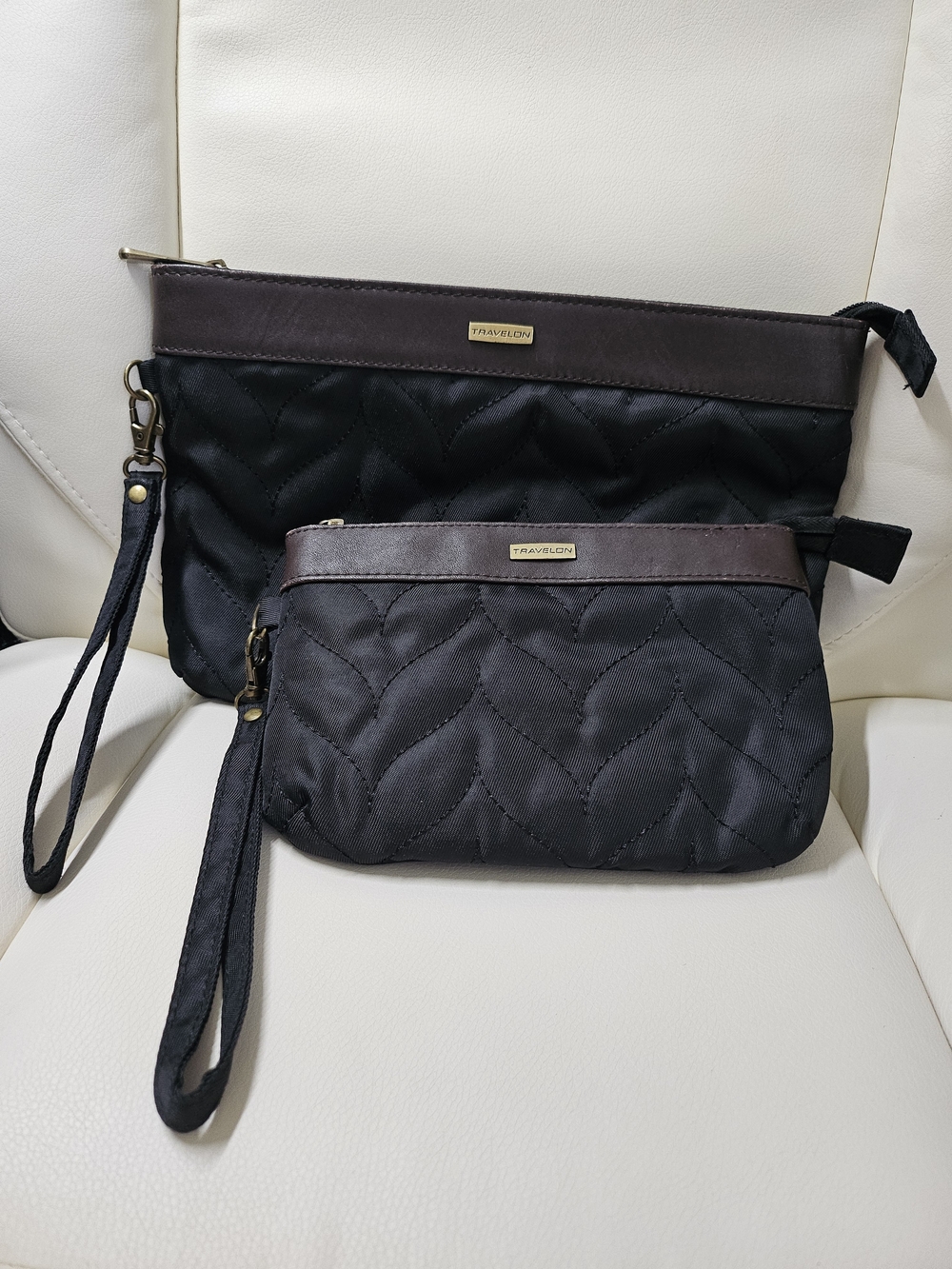 Travelon Black Quilted 2 Pc Wristlet Set